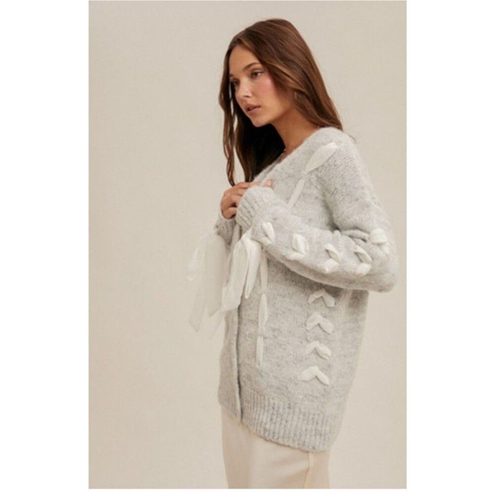 NWT Cardigan Wool Blend  Sz L V-Neck Feather Fringe Trim Applique Fuzzy Knit